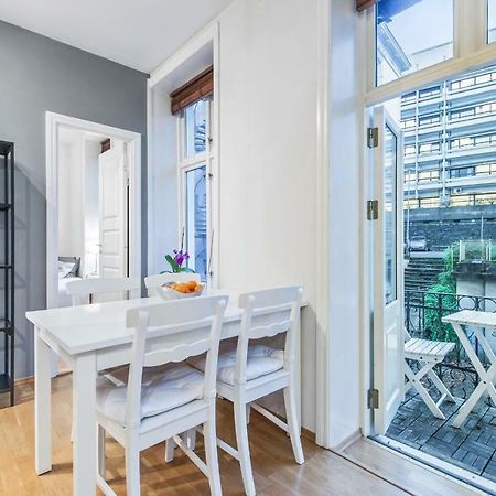Modern Apartment In City Centre Bergen Esterno foto