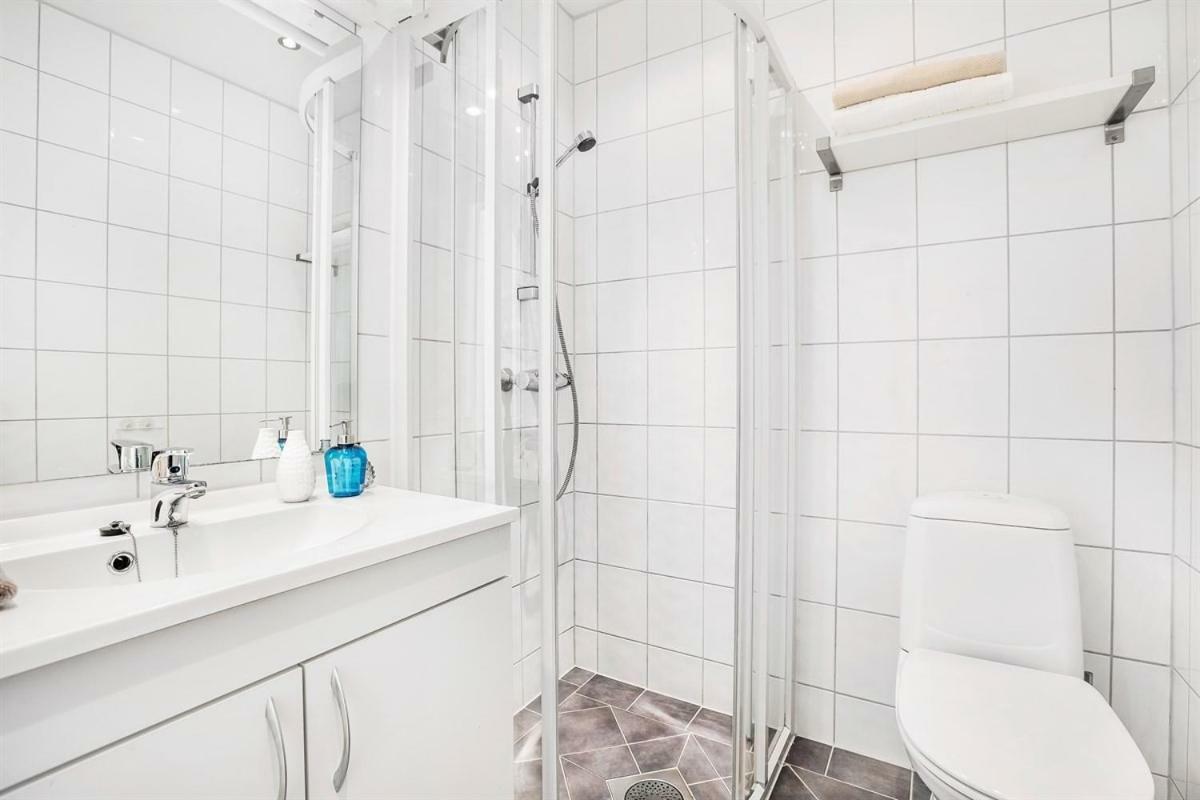 Modern Apartment In City Centre Bergen Esterno foto